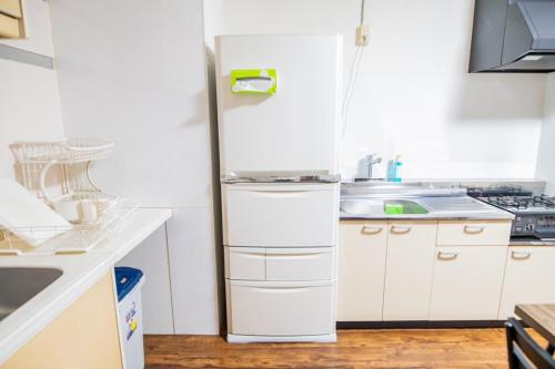 Dapur atau dapur kecil di さつきあん 最大30人で泊まれる民泊
