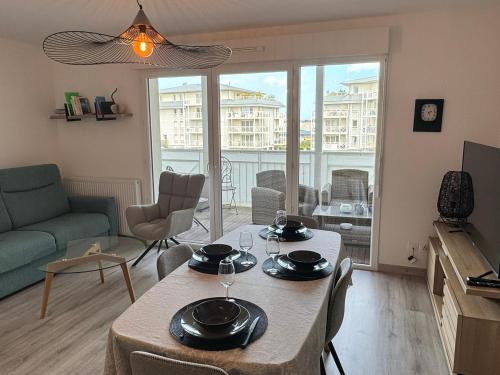 Charmant 2P avec balcon, proche plage et centre | Parking | Wifi | 4 pers | Cabourg - FR-1-487-365