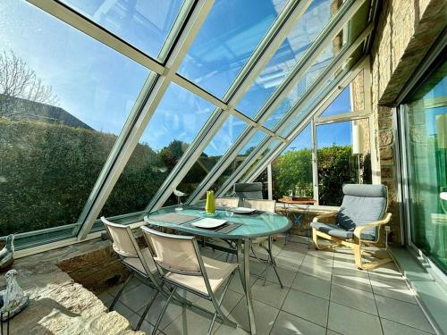 Appartement 2 pièces, 4 pers, 500m de la plage, véranda, parking privé - FR-1-377-90