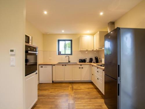 Photo de la galerie de l'établissement Maison authentique avec jardin privé, climatisée, proche Sarlat et Lascaux, pour 6 pers. avec BBQ et WiFi - FR-1-616-370, à Sarlat-la-Canéda