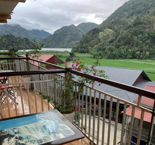 Pogled na bazen u objektu Pac Ngoi Village's homestay (Ba Be Lake) ili u blizini