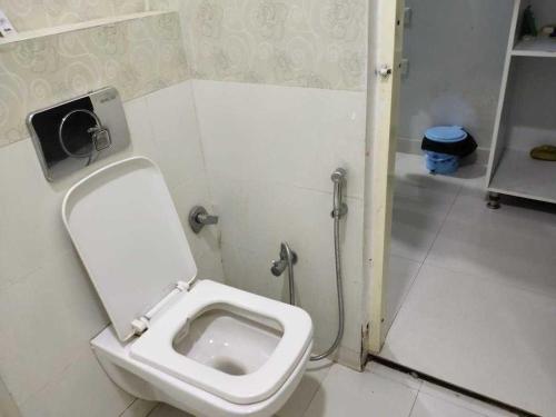 Et badeværelse på Hotel O HOME Narayan Guest House