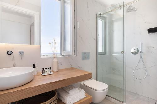 A bathroom at Villa Lefko