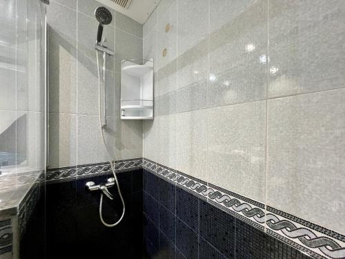 A bathroom at Las Palomas Beach