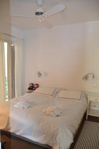 Vouliagmeni seaside flat