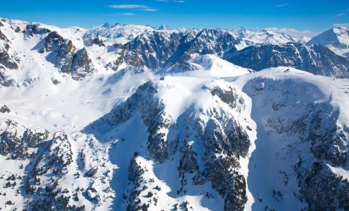 Photo de la galerie de l'établissement La Grive FAMILLE & MONTAGNE appartements 6pers montagne by Alpvision Residence, à Chamrousse