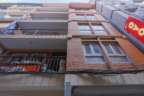 Balkón nebo terasa v ubytování OYO 811 Hotel New Pokhara Palace