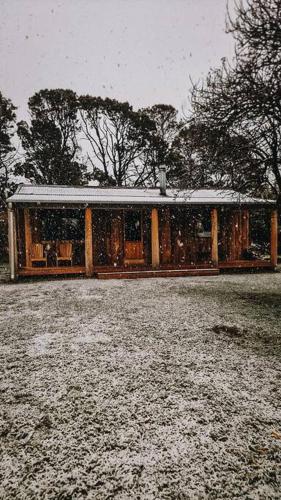 Gallery image of Cabin in the Snowy Mtns - Moonbah in Moonbah