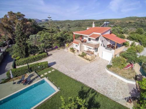 Πισίνα στο ή κοντά στο VILLA APELLA - PRIVATE HEATED POOL