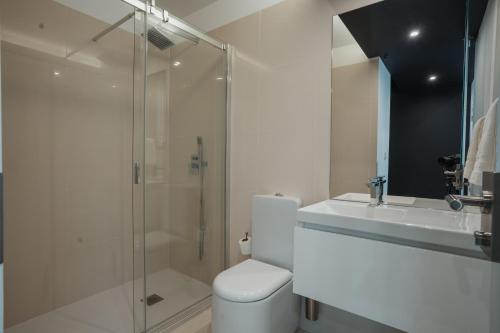 Bilik mandi di Avenida Concept Studios