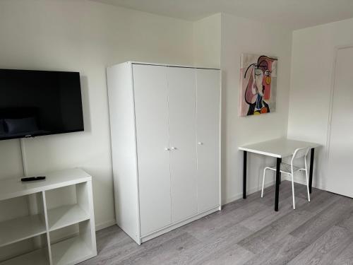 Urban Oasis with Queen Bed and View BE-54