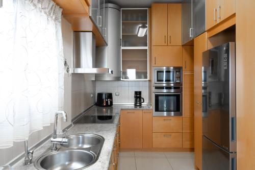 ครัวหรือมุมครัวของ Central SeaView Heven Apartment in Fira Santorini