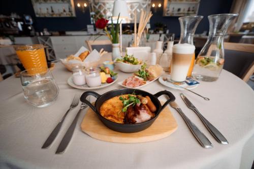 Mâncare la sau în apropiere de acest hotel