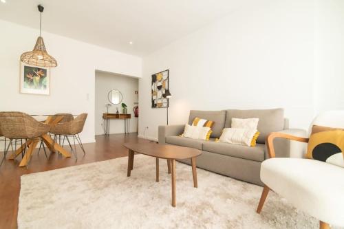Cozy Sea View by CITADINE