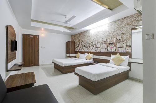 Camera con 2 Letti e TV di Hotel Tirupati a Ahmedabad