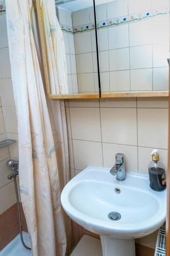 Kosmos Sercvice Apartment Beautiful Studio 2