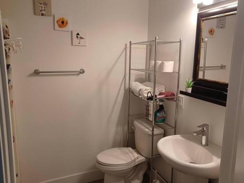 Vonios kambarys apgyvendinimo įstaigoje Bryana Suite - Comfy 1-Bedroom