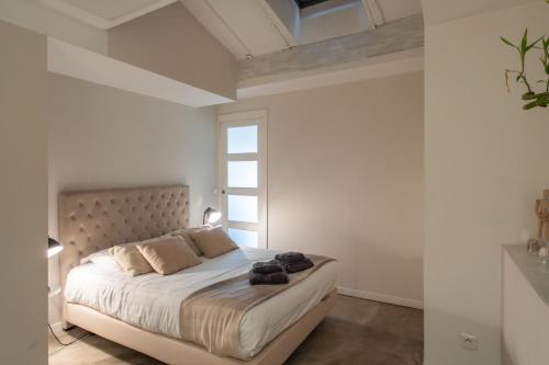 #16 Hot Heart of the Oldtown 2 min from the beach-AC& WIFi