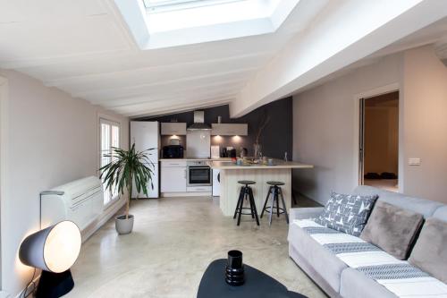 #16 Hot Heart of the Oldtown 2 min from the beach-AC& WIFi