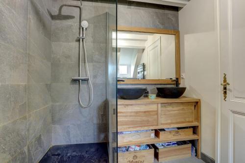 Bathroom sa Le Valmartin - Saint-Nom