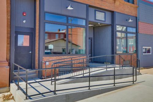 Gambar di galeri bagi Cashton Studio Apartment Steps to Downtown! di Cashton