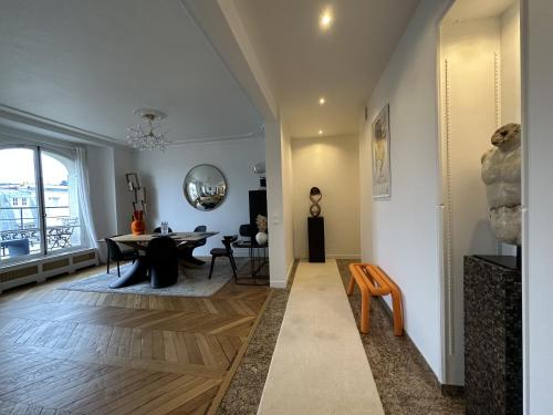 Gallery image of Luxury, Elegant, Eiffel Tower view in Paris