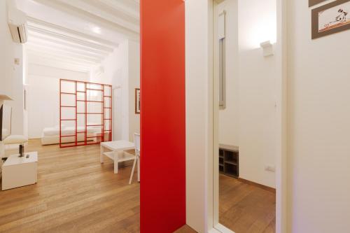 GuestHost - Modern Studio 280m from Arco della Pace!