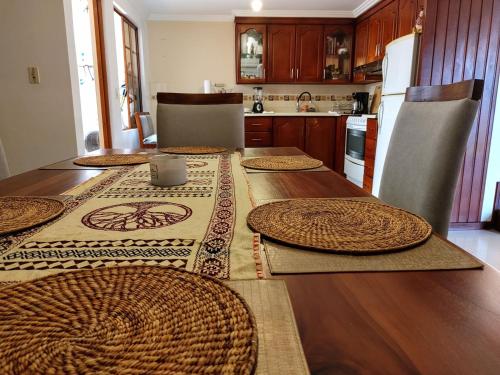Dapur atau dapur kecil di Casa Quirola hermosa y muy grande
