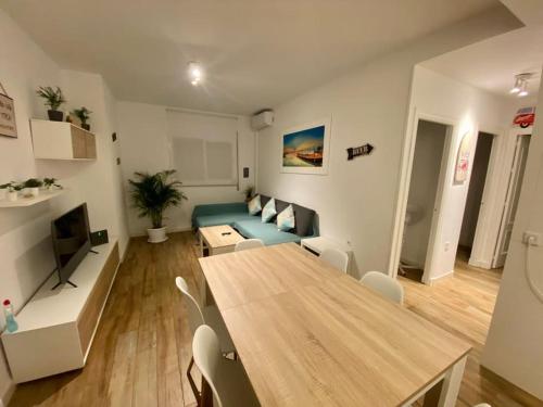 Apartamento*CaroLapo*con patio interior y garage