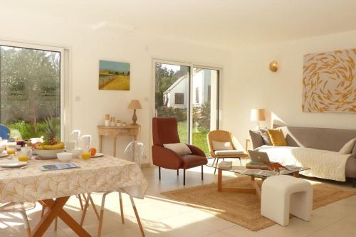 Posezení v ubytování Superbe maison familiale proche de la mer