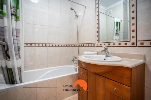 Phòng tắm tại #203 Casinha da Ana by Home Holidays
