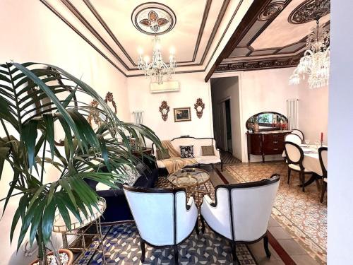 Large patio 4 bedrooms 4 bathrooms of which 3 en-suite