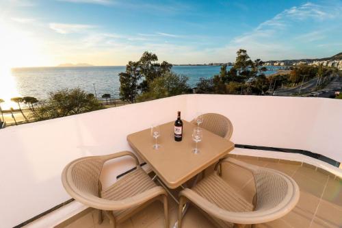 EJ Beachfront Luxury Apartment