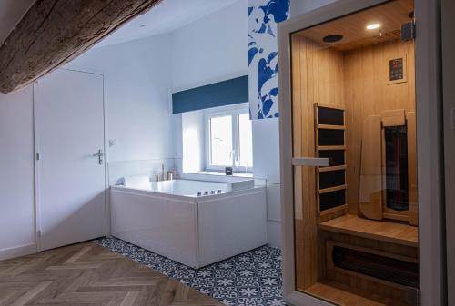 Suite Saphir - Jacuzzi & Sauna