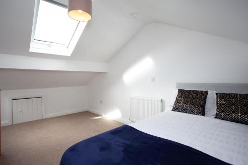Katil atau katil-katil dalam bilik di Spacious 3 bedroom Cottage in Whalley