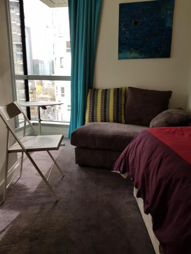 Гостиная зона в Private room in shared luxury canary wharf apartment