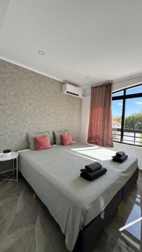 The Strip Oura apartment