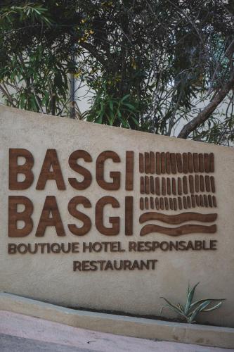 Sijil, anugerah, tanda atau dokumen lain yang dipamerkan di Boutique Hôtel Responsable et Restaurant Basgi Basgi