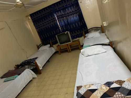 Addis Guest House Djibouti房間的床