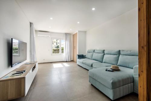 Oura Sunset Apartement