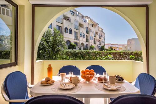 Oura Sunset Apartement