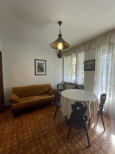 Photo de la galerie de l'établissement Luna Home [Limone, Piemonte], à Limone Piemonte