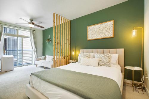 103 Belltown Modern and Bright in the Heart of Belltown Queen Bed_2