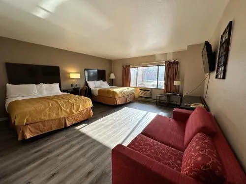 Rodeway Inn & Suites Madison East in Madison