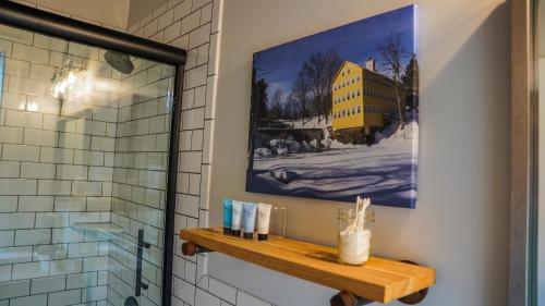 Un baño de Old Mill Inn