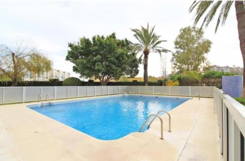Kolam renang di atau dekat dengan Big Gran Khan Apartment Canet den Berenguer con Piscina