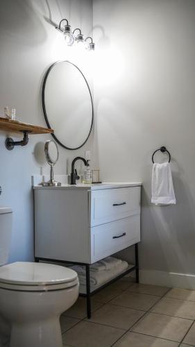 Un baño de Old Mill Inn