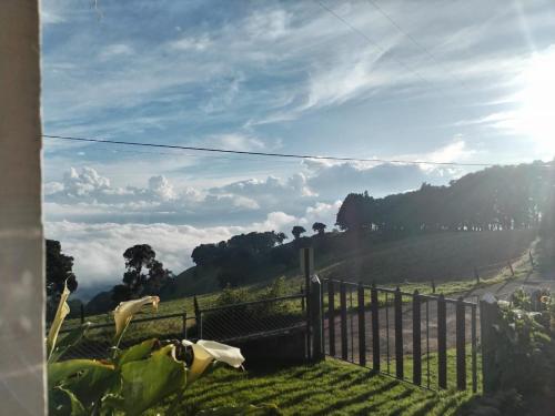 Landskap semula jadi dekat dengan rumah percutian