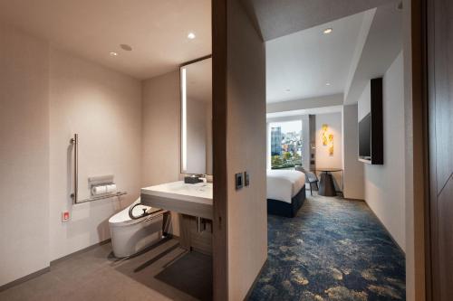 Koupelna v ubytování DoubleTree by Hilton Osaka Castle