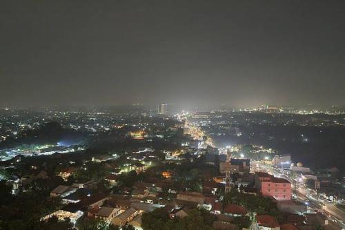 Γενική άποψη της πόλης Kalimanggis ή θέα της πόλης από  αυτό το διαμέρισμα